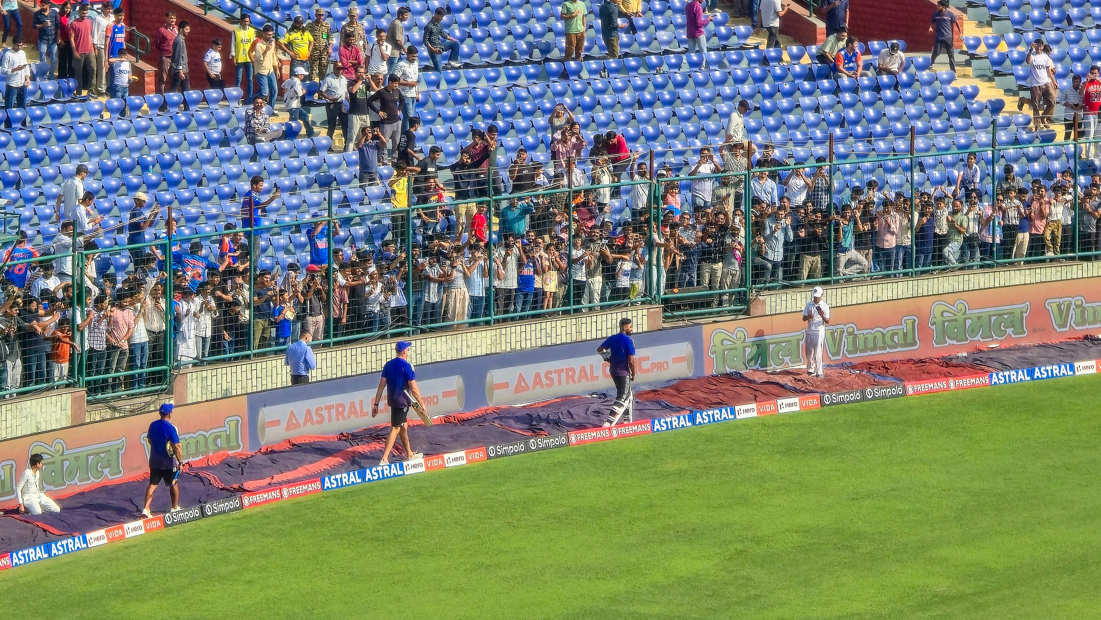 empty-seats-at-match-day